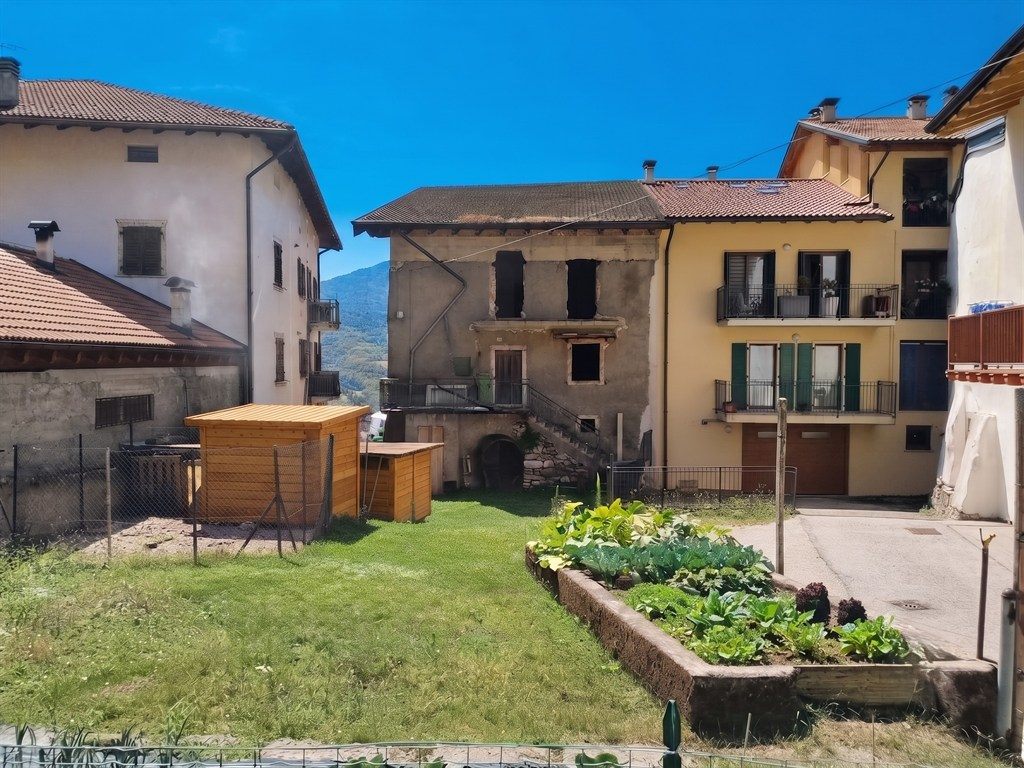 Villamontagna porzione di casa con giardino privato